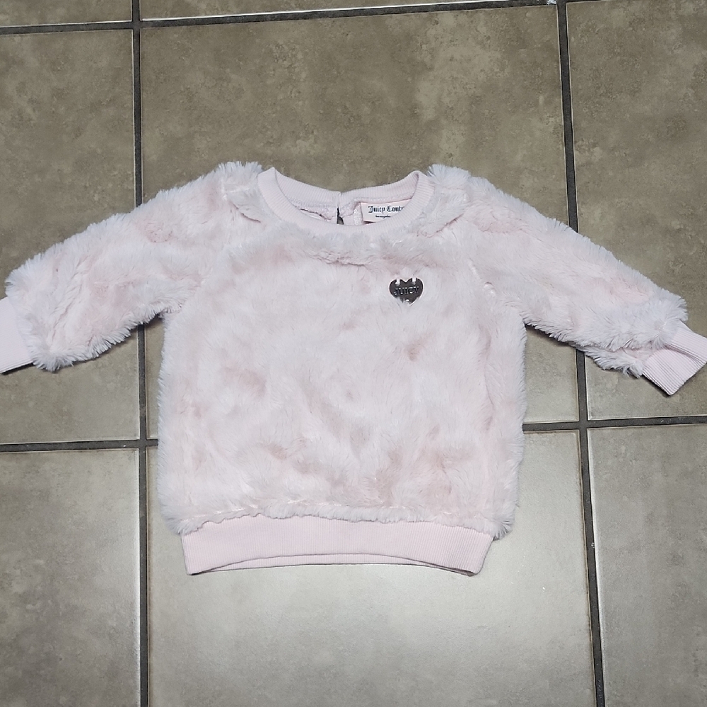 Juicy Couture Baby Girl pink Fuzzy Heart Logo Long Sleeve Crew Neck Sweater 3/6M